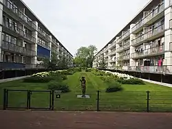 Garden between the Charlotte de Bourbonstraat, Louise de Colignystraat and Anna van Burenstraat